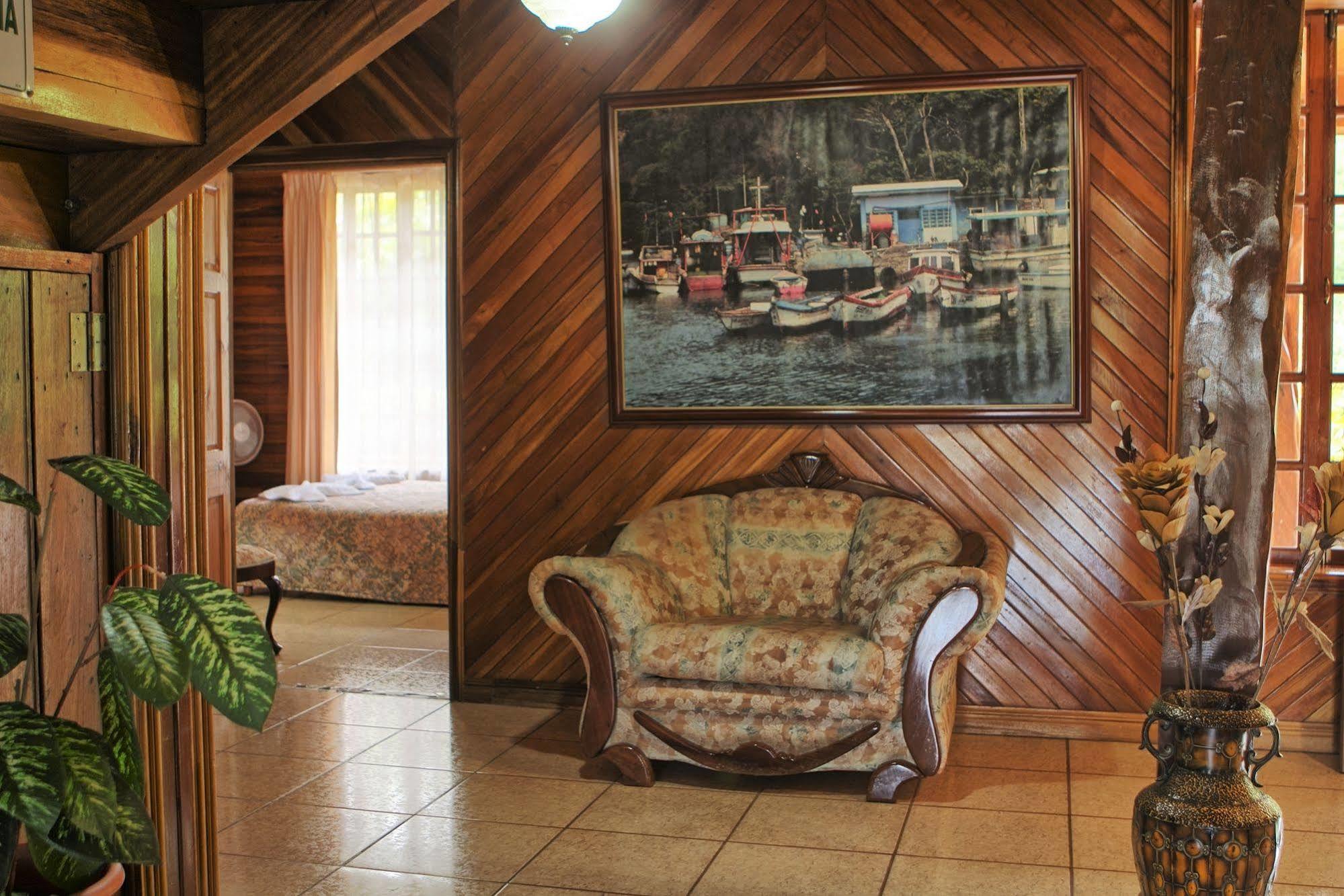 Santa Elena Lodge Cuajiniquil Exterior photo