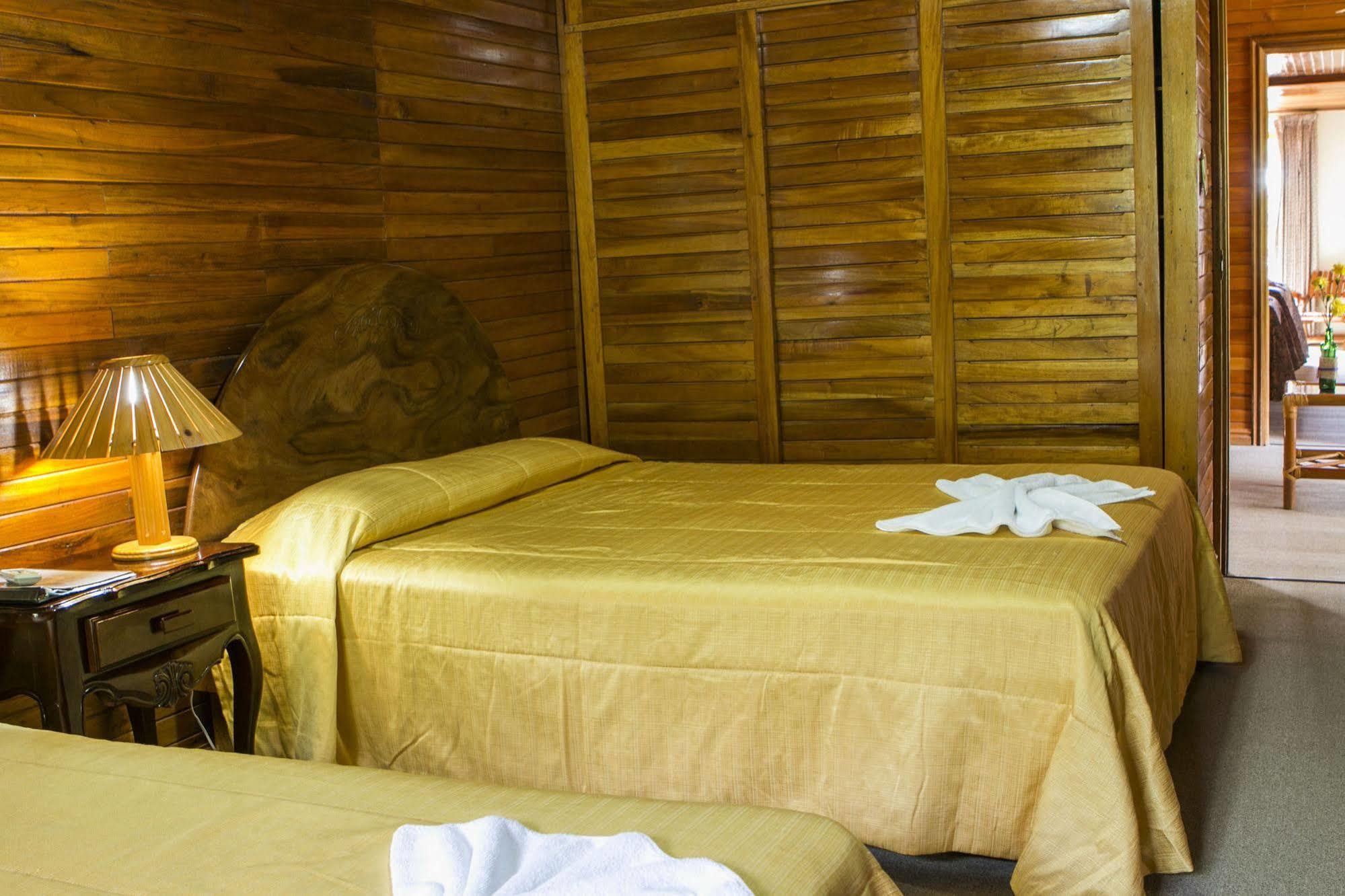 Santa Elena Lodge Cuajiniquil Exterior photo